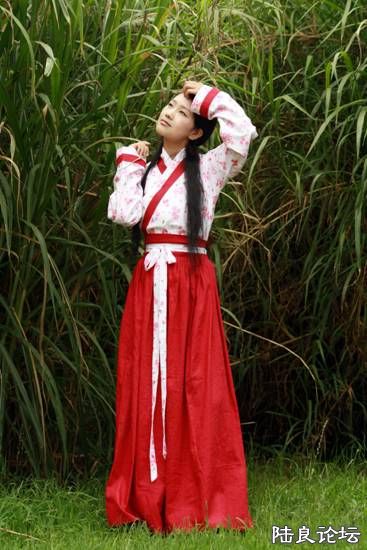 齐腰襦裙2.jpg 齐腰襦裙2.jpg